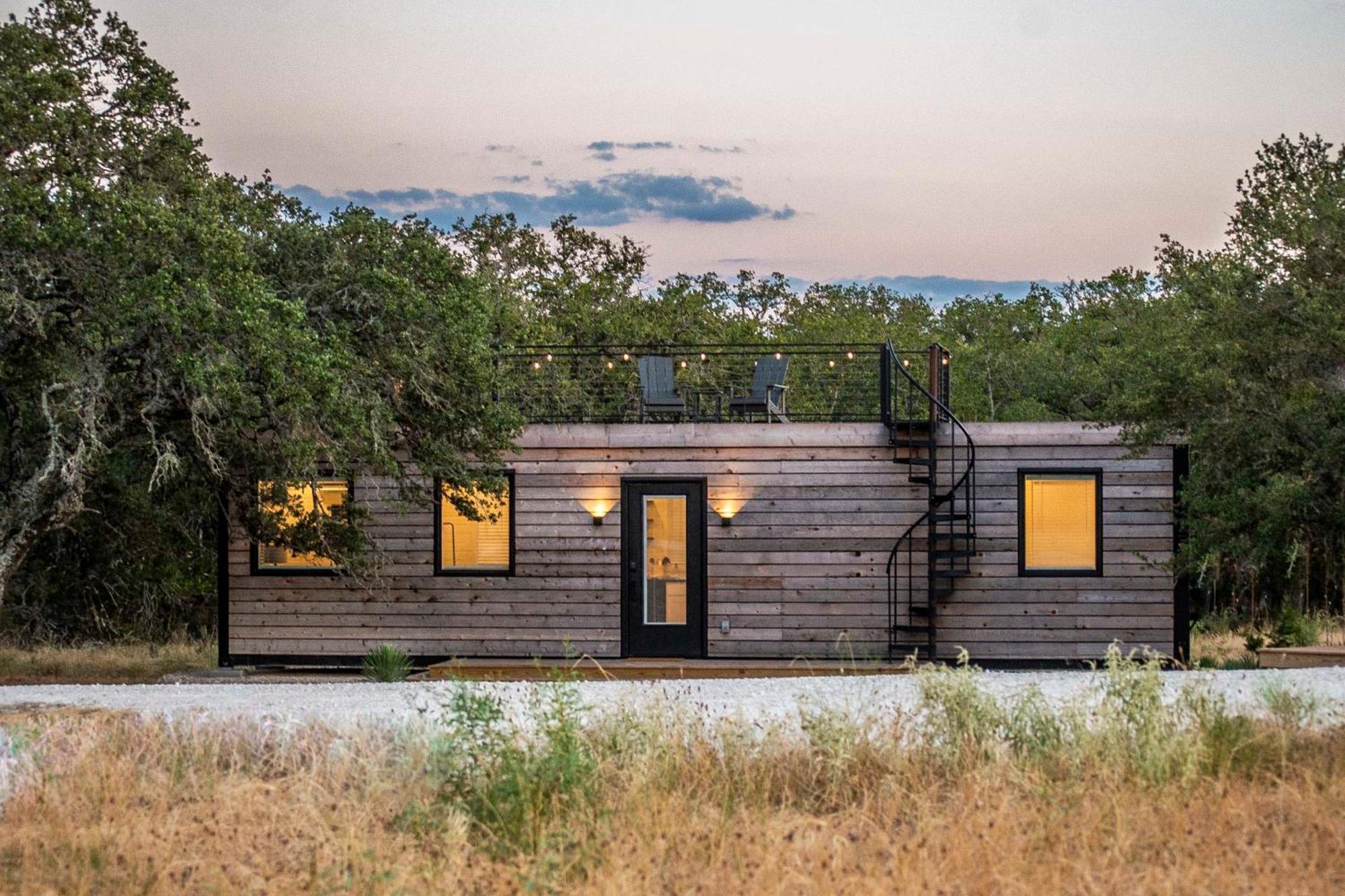 פרדריקסברג New! The Texas Longhorn-Luxury Container Home מראה חיצוני תמונה